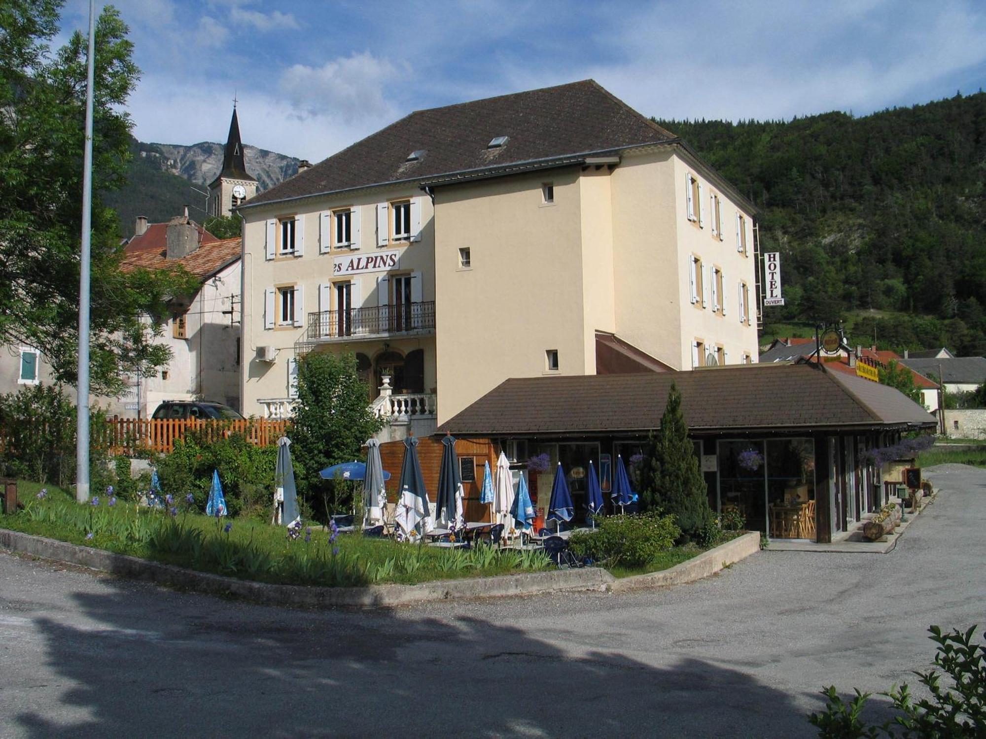 Hotel Restaurant Les Alpins Saint-Julien-en-Beauchêne Exterior foto